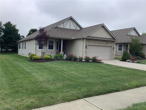 1123 Hunting Holw, Grafton, OH, 44044-1074 | Card Image
