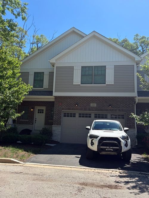 421 Pierce Rd, Itasca, IL, 60143 | Card Image