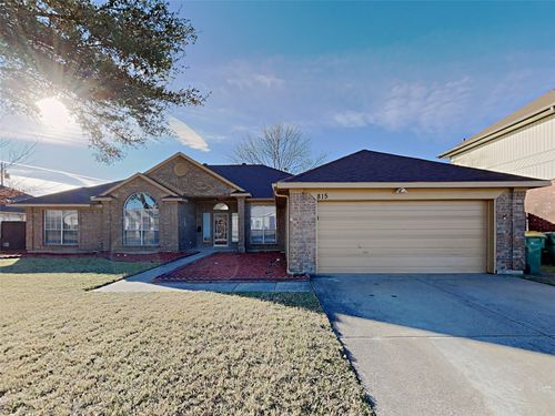 815 Mccomb Ln, Cedar Hill, TX, 75104-7233 | Card Image
