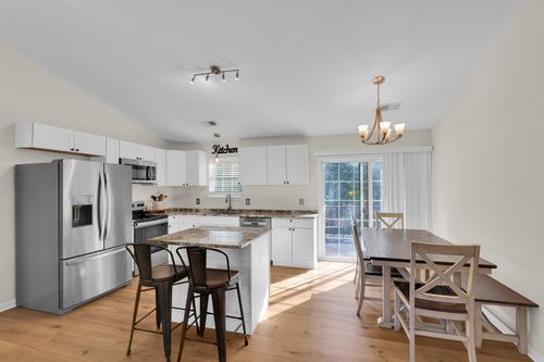 466 Pleasant Green Dr, Inman, SC, 29349-7531 | Card Image