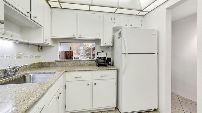 APT-103 - 1101 Hillcrest Ct, Condo with 2 bedrooms, 2 bathrooms and null parking in Hollywood FL | Image 8