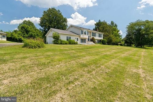 8126 Botha Rd, WARRENTON, VA, 20186-8431 | Card Image
