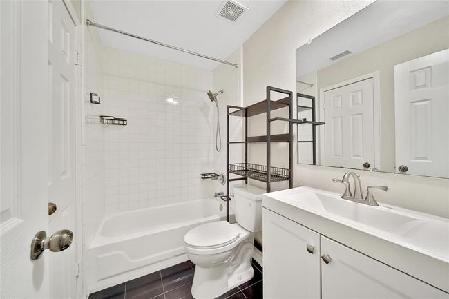 24 W Willowwood Ct, Townhouse with 3 bedrooms, 2 bathrooms and 2 parking in Spring TX | Image 16