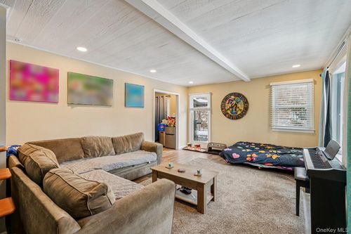 18 Cherry St, Fort Montgomery, NY, 10922-7721 | Card Image