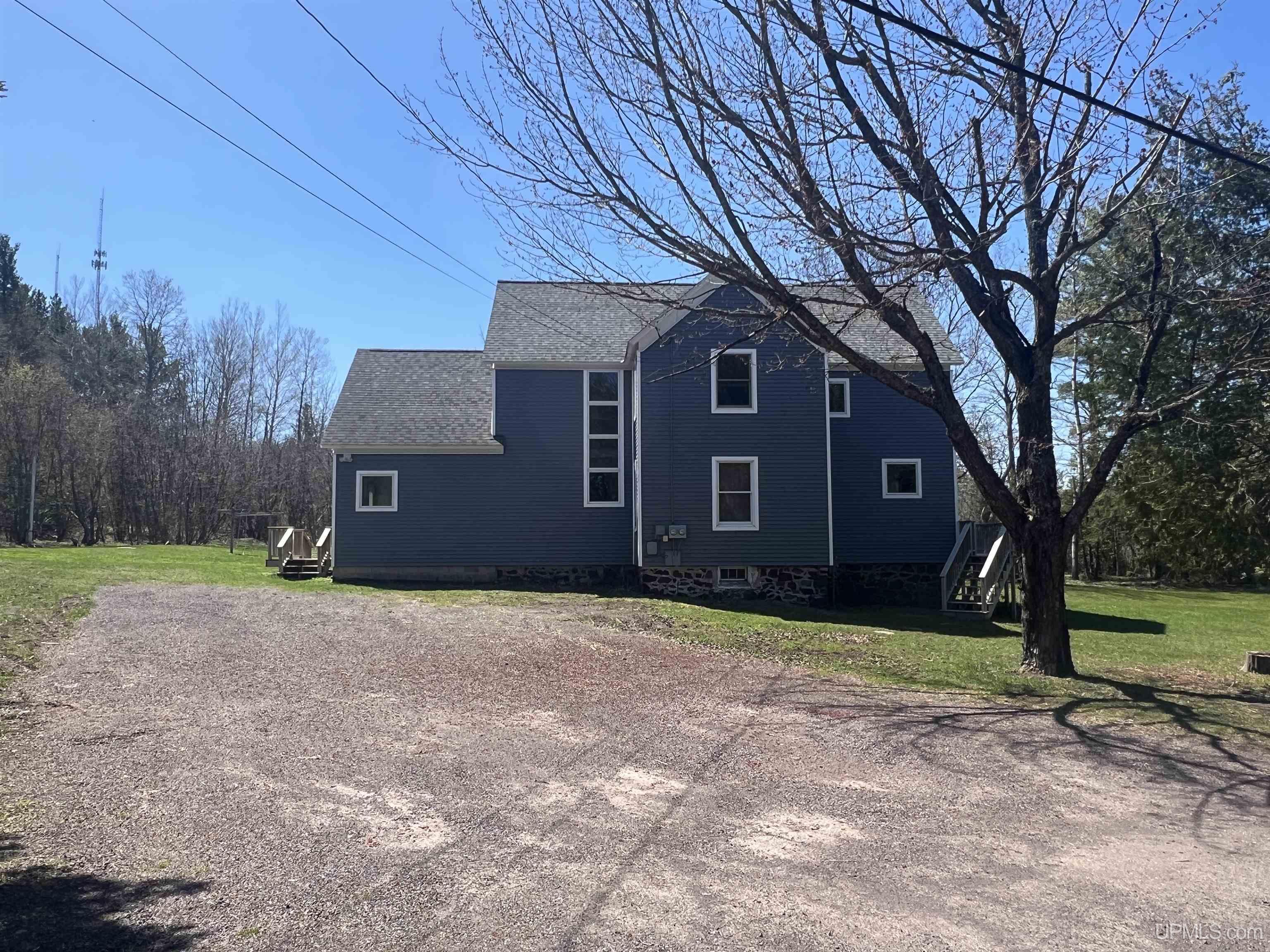 Pilgrim Rd, Houghton, MI 49931
