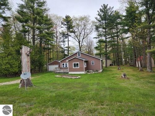 2620 N Huron Rd, Tawas City, MI, 48763-9421 | Card Image