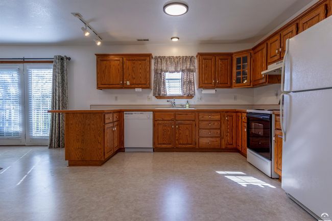 1306 S Raintree Dr, House other with 3 bedrooms, 2 bathrooms and null parking in Tonganoxie KS | Image 7