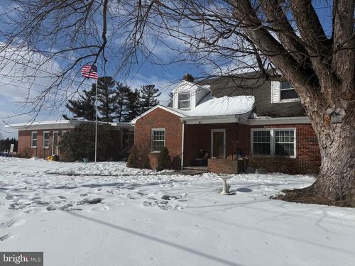 61 E Water St, SMITHSBURG, MD, 21783-1605 | Card Image