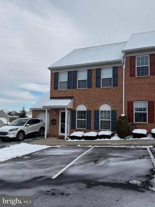 27 Charlemont Ct, READING, PA, 19607-2447 | Card Image