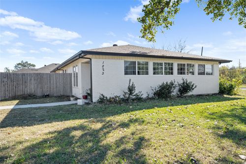 1223 Country Club Rd, Cleburne, TX, 76033-6512 | Card Image