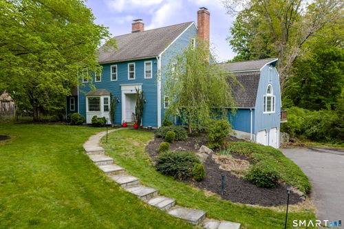 40 Echo Valley Rd, Newtown, CT, 06470-1145 | Card Image