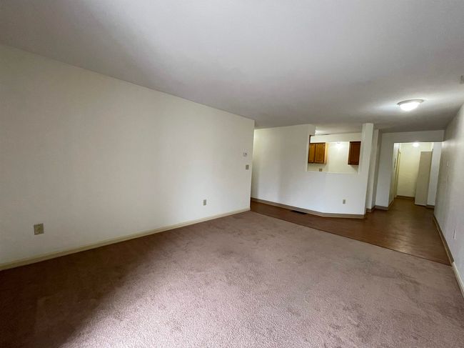 APT-302 - 7 Railroad Ave, Condo with 2 bedrooms, 1 bathrooms and null parking in Derry NH | Image 22