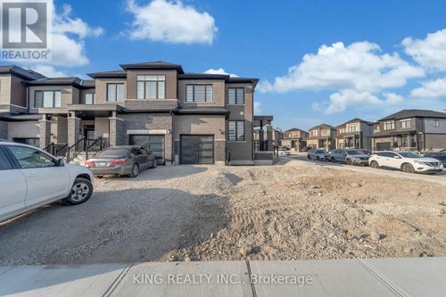 127 Blacksmith Dr, Breslau, ON, N0B1M0 | Card Image