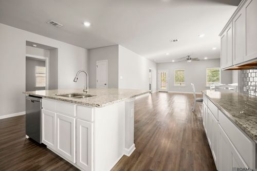 12721 Fowler Dr, Denham Springs, LA, 70706-0594 | Card Image