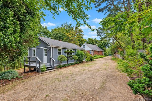 45 Peconic Rd, Southampton, NY, 11968-3625 | Card Image