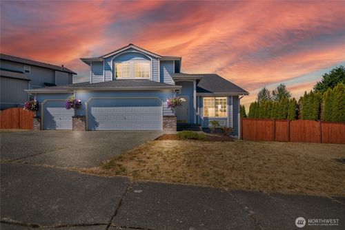 8736 74th Dr Ne, Marysville, WA, 98270-8009 | Card Image