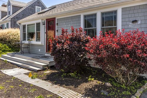 2 Feake Ave, Sandwich, MA, 02563-1934 | Card Image