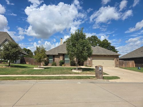 225 White Willow Way, Midlothian, TX, 76065-2415 | Card Image