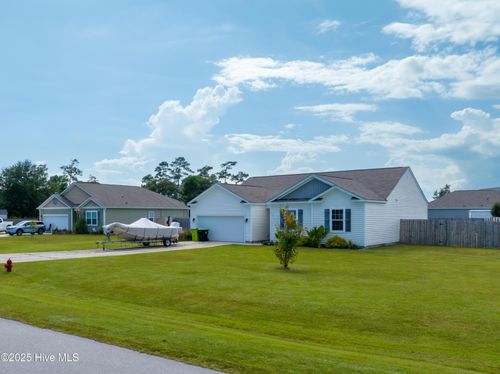 402 Saxby Way, Holly Ridge, NC, 28445-8026 | Card Image