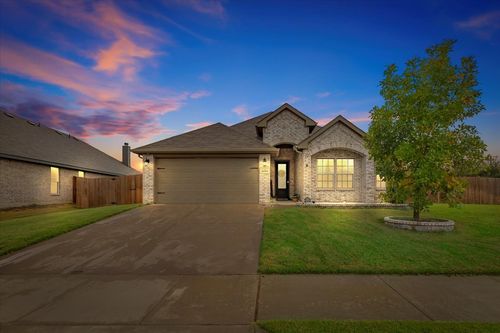 1200 Queens Brook Ln, Fort Worth, TX, 76140-5705 | Card Image