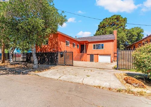 1015 82nd Ave, Oakland, CA, 94621-2427 | Card Image