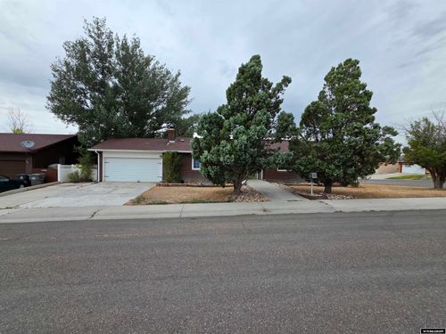 1317 Cottonwood Dr, Rock Springs, WY, 82901-6619 | Card Image