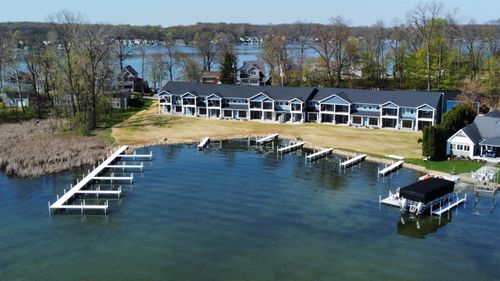 47 Lane 345 Crooked Lk, Angola, IN, 46703-9041 | Card Image