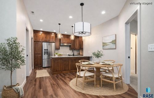 8607 W Shoreline Pl, Sioux Falls, SD, 57107-8515 | Card Image