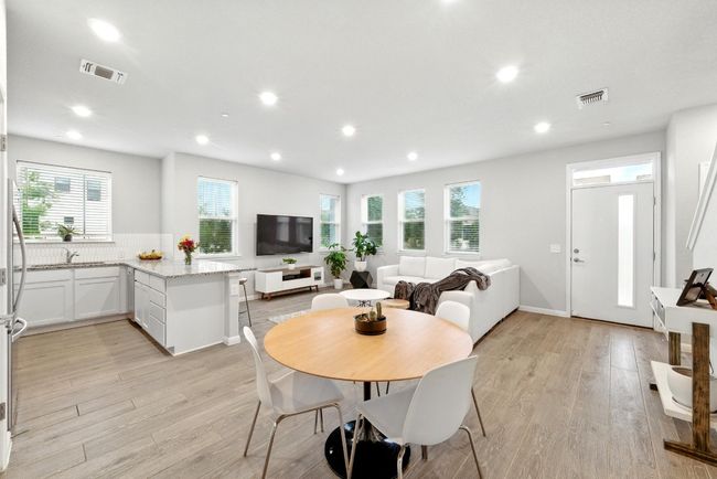 Dining Area | Image 8