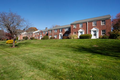 1006a-1006A Trout Brook Dr, West Hartford, CT, 06119 | Card Image