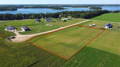 140 Bonnie Ln, Ottertail, MN, 56571-2900 | Card Image