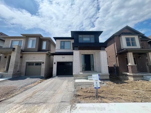 2411 Laurelview St, Oshawa, ON, L1L1A2 | Card Image