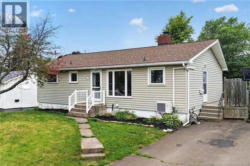 47 Willowbend Dr, Moncton, NB, E1A2L9 | Card Image