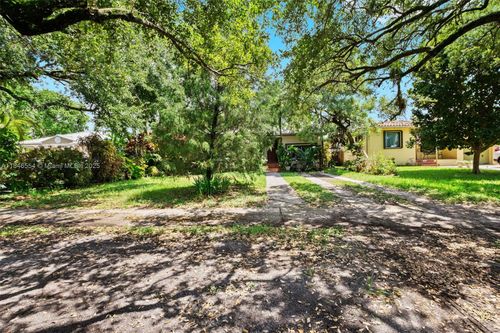 156 Glendale Dr, Miami Springs, FL, 33166-5045 | Card Image