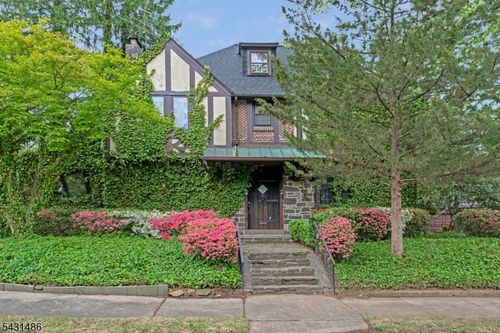 3 Shelbourne Ave, Trenton, NJ, 08618-5022 | Card Image
