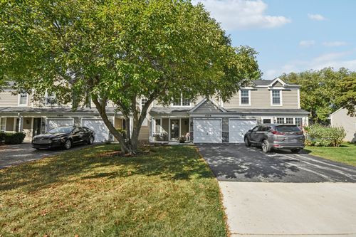 1996 College Green Dr, Elgin, IL, 60123-5614 | Card Image