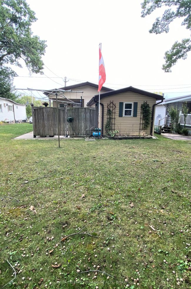 2 - 9951 Northville Cres, Home with 2 bedrooms, 1 bathrooms and 2 parking in Thedford ON | Image 44