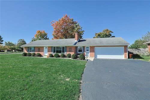 915 Taywood Road, Englewood, OH, 45322 | Card Image