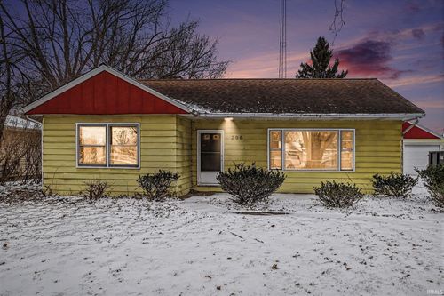 206 E Maple Grove St, Syracuse, IN, 46567-1705 | Card Image
