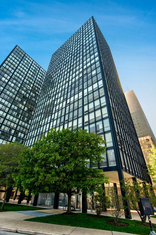 17g-880 N Lake Shore Dr, Chicago, IL, 60611-5713 | Card Image