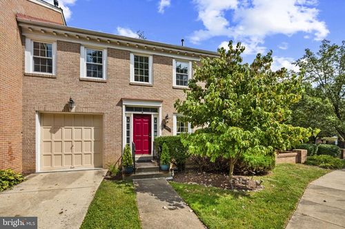 7401 Crestberry Ln, BETHESDA, MD, 20817-1258 | Card Image