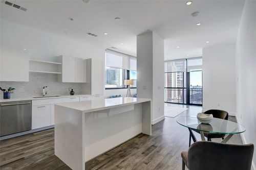unit-1001-1211 Caroline St, Houston, TX, 77002-6935 | Card Image