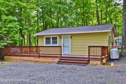 154 Morris Rd, East Stroudsburg, PA, 18302-8412 | Card Image