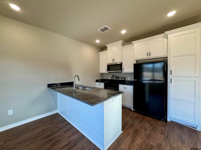 UNIT-201 - 1523 N Owens Ave, House other with 3 bedrooms, 3 bathrooms and null parking in Tyler TX | Image 4