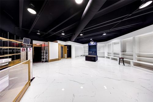 ste-6-380 E 9th St, Hialeah, FL, 33010-4260 | Card Image