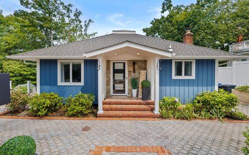 39 Potter Ln, Halesite, NY, 11743-2142 | Card Image