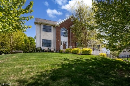 15 Mckelvie St, Budd Lake, NJ, 07828-2800 | Card Image