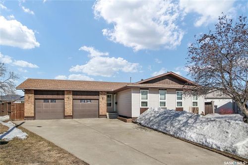 221 Lane Crt, Warman, SK, S0K0A1 | Card Image