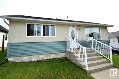 4813 51 Ave, House other with 3 bedrooms, 2 bathrooms and null parking in Kitscoty AB | Image 1