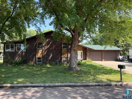 202 W 3rd St Street, Marion, SD, 57043 | Card Image